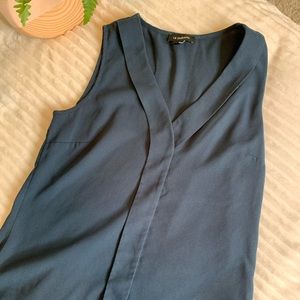 Sleeveless blouse